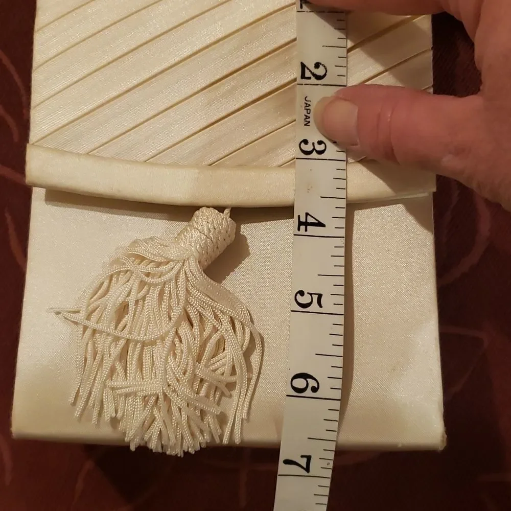 Valerie Stevens Elegant Ivory Crossbody Purse
